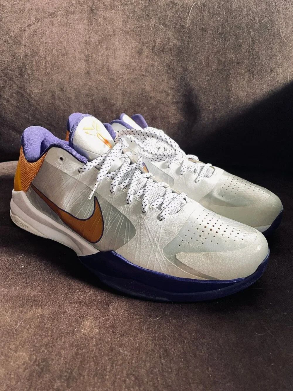 Nike Kobe 5 Lakers Home White/Del Sol-Neutral Grey-Varsity Purple 3864429-102 13
